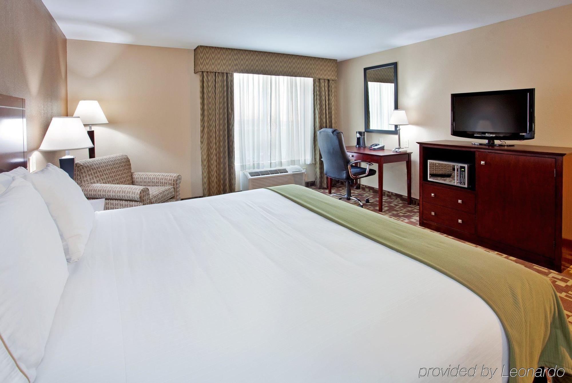 Holiday Inn Express Hotel & Suites St. Charles By Ihg Saint Charles Quarto foto