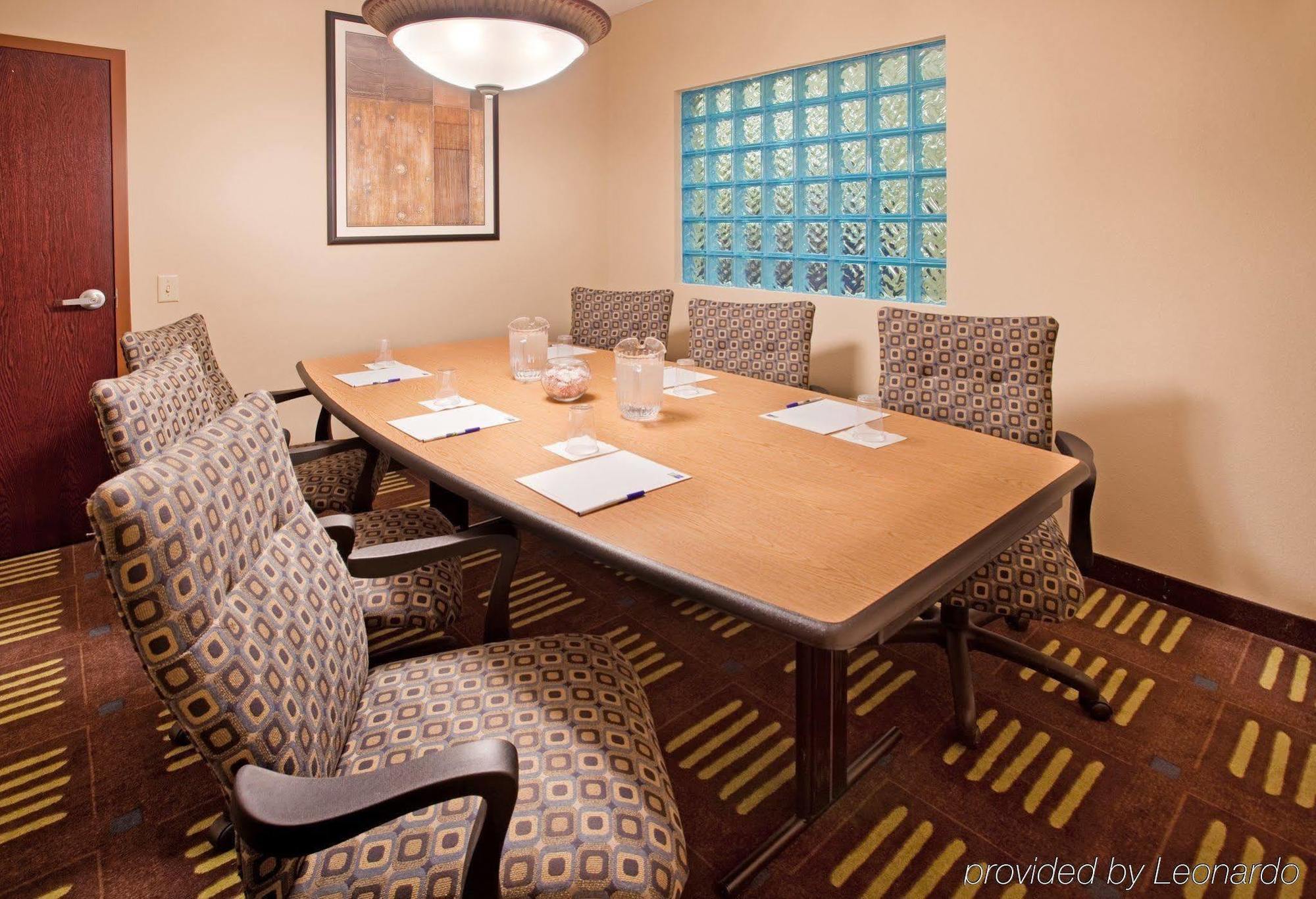 Holiday Inn Express Hotel & Suites St. Charles By Ihg Saint Charles Instalações foto